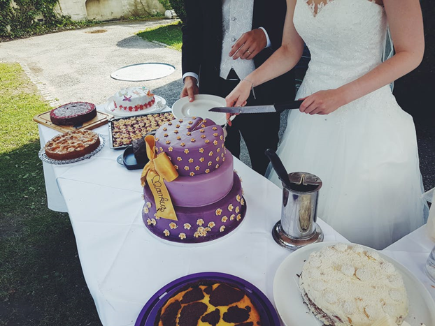 5 Romantic Anniversary Cake Ideas To Woo Your Partner